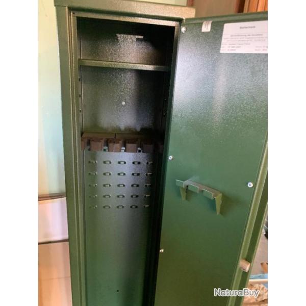 Vends armoire Hartmann 5 fusils en excellent tat au prix de 390 