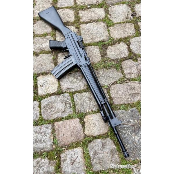 CARABINE BERETTA AR70 SPORT CALIBRE 222 REM CAT C RPTITION MANUELLE AR15 ITALIEN CIVIL AR 70
