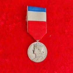 Médaille du travail en argent Yvonne LEPY 1987