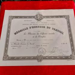 Diplôme médaille du travail argent Yvonne Lepy