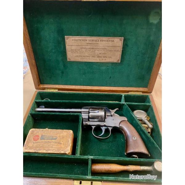 COLT DA 38 LC dans coffret bois, avce lettre Colt