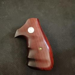 POIGNEE PADAUK AVEC MEDAILLON COLT PYTHON