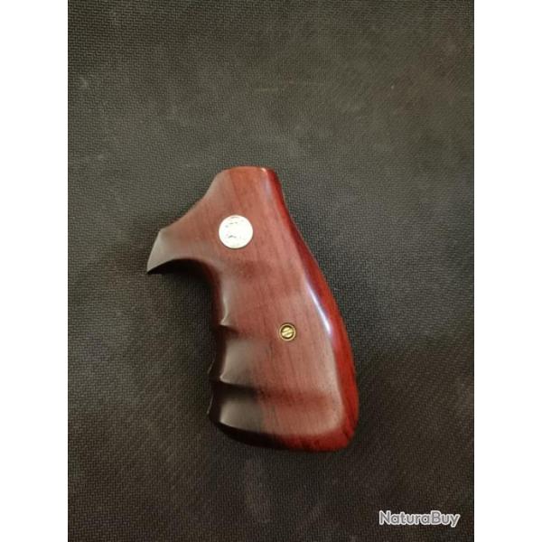 POIGNEE PADAUK AVEC MEDAILLON COLT PYTHON