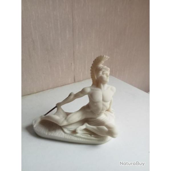 statuette en rsine achille longueur 12 cm x 13 cm