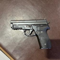 pistolet SIG SAUER P229