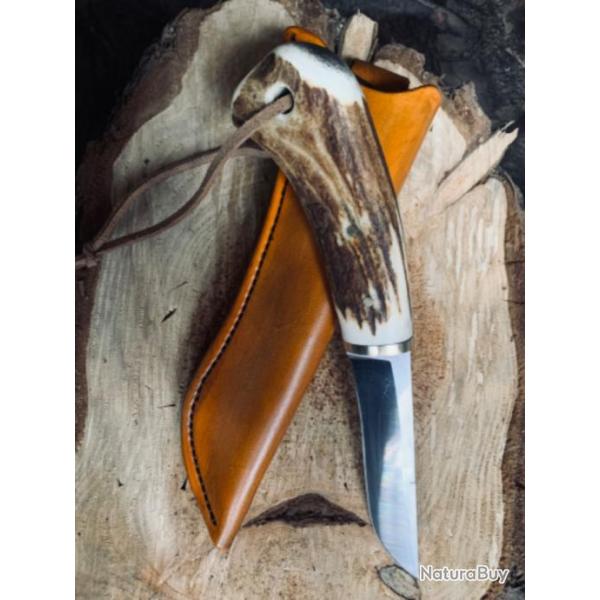 couteau de chasse d'artisan / bois de cerf