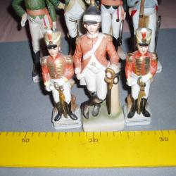 3 SOLDATS DE LA GARDE DE NAPOLEON"OFFICIER DEl'EMPIRE "et 1 DRAGON les 3 sont de petite taille.