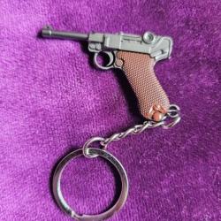 Porte clef P08