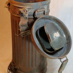 Boitier MAG masque à gaz allemand GAS MASK CANISTER NORMANDIE 1944 - ref SLO22BMG004