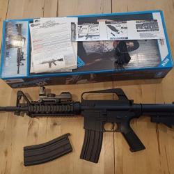 Fusil d'assaut airsoft Crosman jamais servi dans boîte d'origine