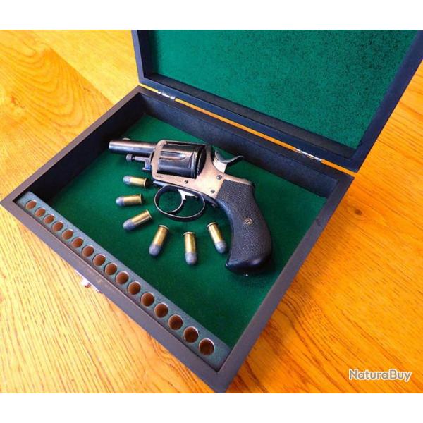 SUPERBE COFFRET D'OCCASION COMME NEUF POUR UN REVOLVER CAL: 38//9mm auto// 380 bull-dog + UNE RAMPE