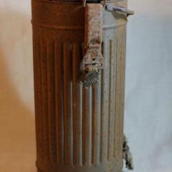 Boitier MAG masque gaz allemand GAS MASK CANISTER NORMANDIE 1944 ref SLO22BMG007