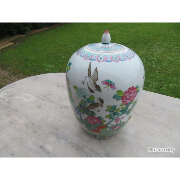 Ancienne Potiche/Pot couvert en porcelaine polychrome  dcor de naturaliste - CHINE (Vers 1950)