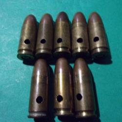 Lot de 8 munitions 9 m/m H^N 43,et B^F 43 étui laiton balle blindée cuivrée, neutralisées