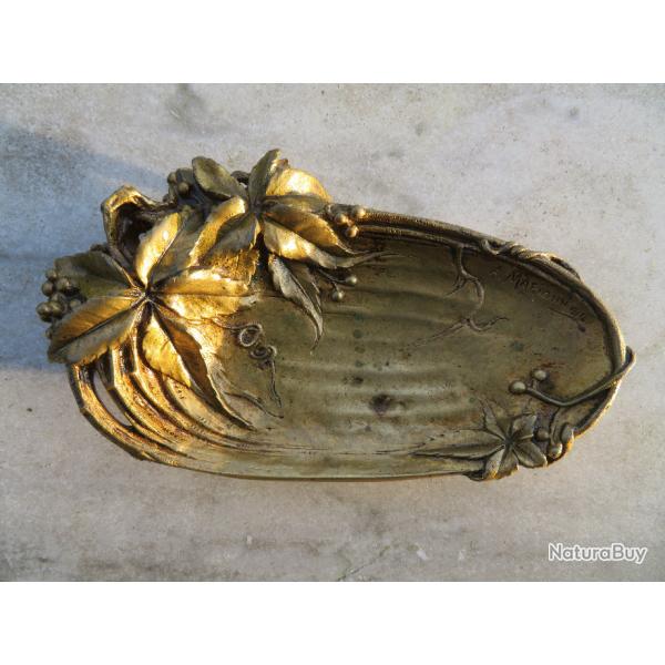 ART NOUVEAU - Ancien vide-poche en bronze a patine mdaille, Sign A.MARIONNET - FRANCE (Vers 1900)