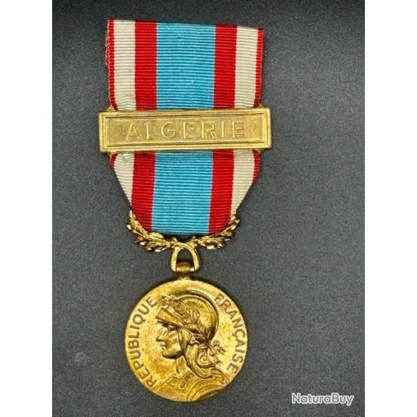 (09.002) Mdaille commmorative des op. de scurit et de maintien de l'ordre - Agrafe "Algrie"