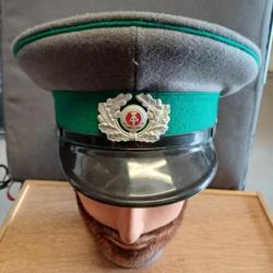 Belle ancienne casquette militaire est-allemande de la NVA DDR - garde frontière