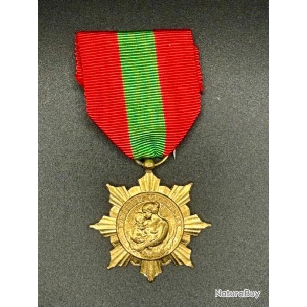 (12.001) Mdaille de l'Enfance et des Familles - Ordonnance - Echelon Bronze