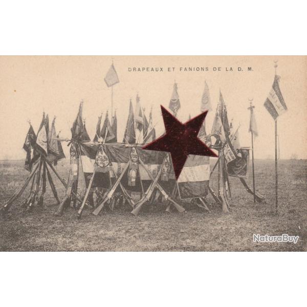 CPA - LES DRAPEAUX DE LA D. M. N118