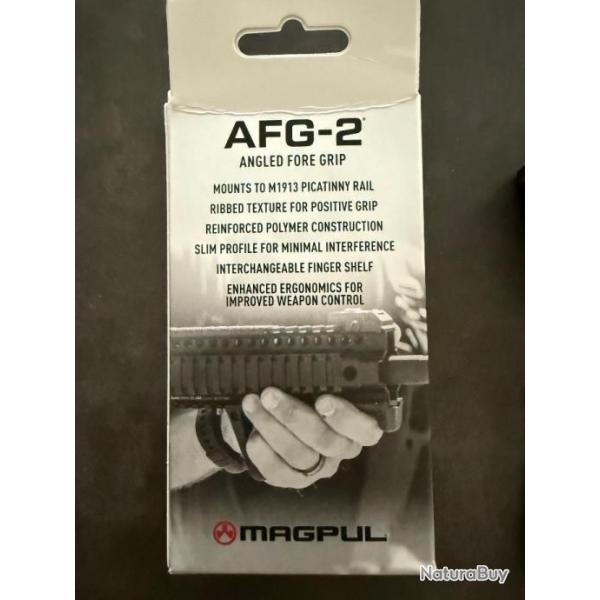 MAGPUL AFG-2 angled for grip