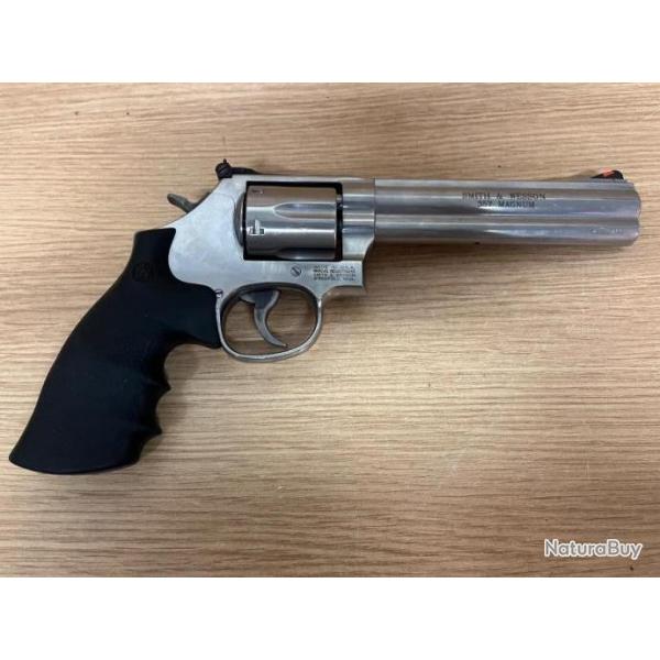 Revolver Smith & Wesson 686-6 Cal 357 magnum.