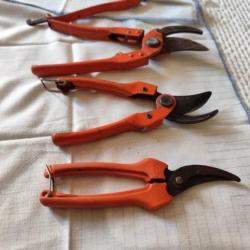 Lot de 4 sécateurs Pradines , outils à restaurer