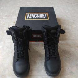 CHAUSSURE MARQUE MAGNUM MODELE STRIKE FORCE 8.0 DOUBLE SIDE ZIP WATERPROOF TAILLE 41 CORDURA ZIP