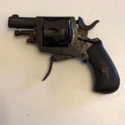 Ancien revolver Bulldog 320 avec sécurité