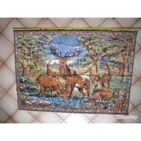 GRAND TAPIS MURAL  motif CHASSE: Cerf avec ses biches Nature