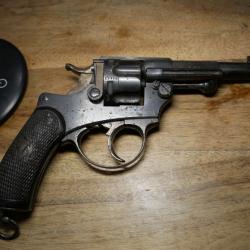 Revolver réglementaire 1874 en 11mm73 daté 1877 dans son jus