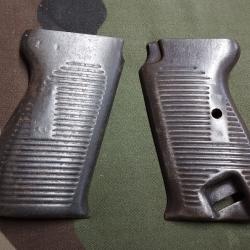 Paire de plaquettes en Tôle pour Pistolet P38  fin de guerre