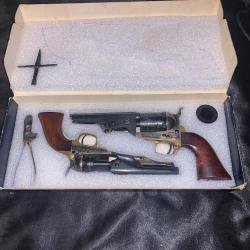 Coffret revolver UBERTI Colt police 1862 PN + Colt 1851 Navy + accessoires