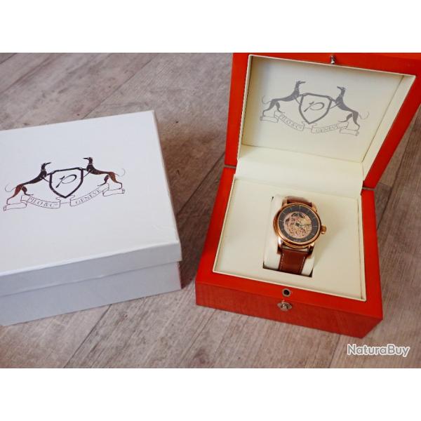 Montre suisse PILO. Mouvement transparent