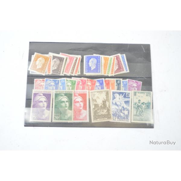 Lot timbres 1945.