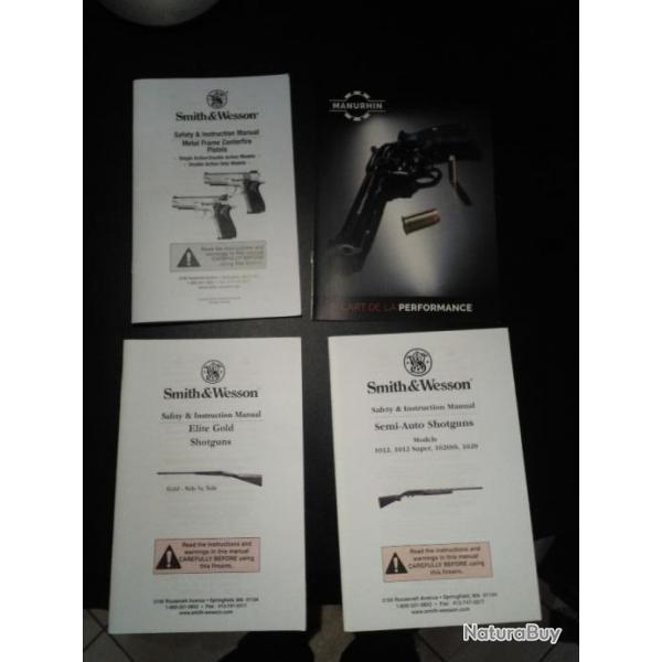 lot de 39 manuels livrets mode d'emploi pour Smith & Wesson / RUGER / GLOCK / VZ61 / TAURUS / SIG