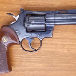 Revolver Colt Python calibre 357 Magnum  canon 4"