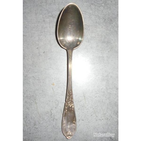 ANCIEN COUVERT PETITE CUILLERE en METAL ARGENTE SFAM LOUIS XVI