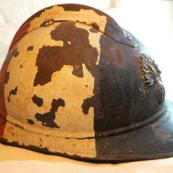 Casque Adrian modèle 1915 BH attribut infanterie patriotique tricolore BBR - ref lib