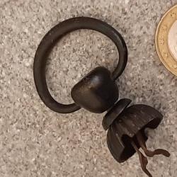 Crochet pour casque ou armure de samourai authentique et d'origine. Pièce très rare.