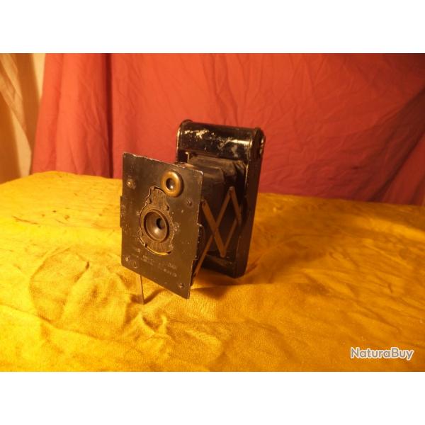 APPAREILS PHOTOS ANCIENS.  Le Vest Pocket date de 1912.  Kodak