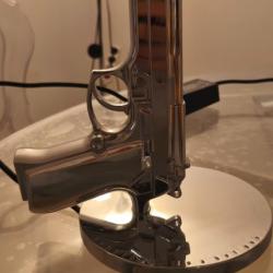 Lampe de chevet bedsidegun de Philippe Stark