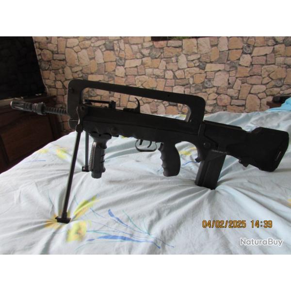 fusil airsoft FAMAS F1 AEG
