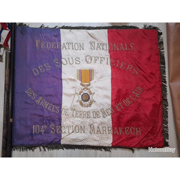 ancien drapeau tendart fdration des sous officiers 104e section Marrakech militaria