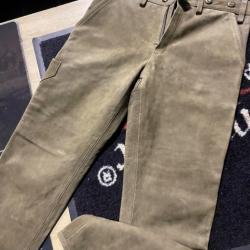 Pantalon de peau Buffle coupe fuseau  aux enchères