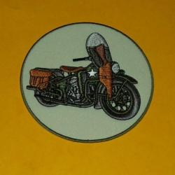 TISSU PATCH  : MOTO HARLEY DAVIDSON U.S ARMY WWII , DIAMETRE 9 CM , BON ETAT VOIR PHOTOS . POUR TOUT