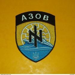 TISSU PATCH :   UKRAINE REGIMENT AZOV   , DIAMETRE 9 CM , BON ETAT VOIR PHOTOS . POUR TOUT RENSEIGNE