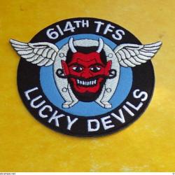 TISSU PATCH :  614th TFS , LUCKY DEVILS  , DIAMETRE 9 CM , BON ETAT VOIR PHOTOS . POUR TOUT RENSEIGN