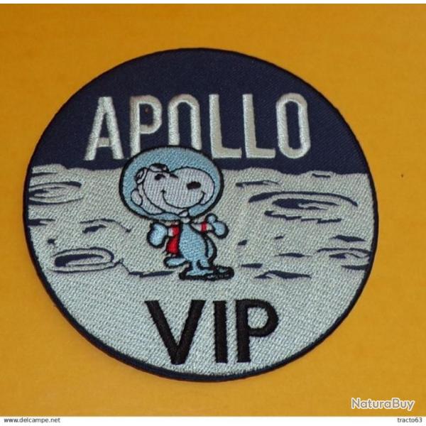 TISSU PATCH :  APOLLO VIP , DIAMETRE 10 CM , BON ETAT VOIR PHOTO . POUR TOUT RENSEIGNEMENT ME CONTAC