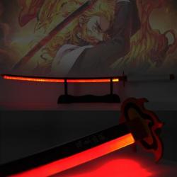 Katana LED en Métal Rengoku Kyojuro dans Demon Slayer