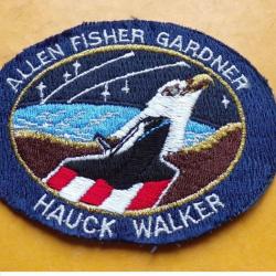 TISSU PATCH : ALLEN FISHER GARDNER , HAUCK WALKER , DIAMETRE 9 CM , BON ETAT VOIR PHOTO . POUR TOUT